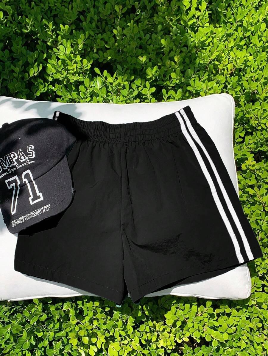 czarne sportowe krótkie spodenki