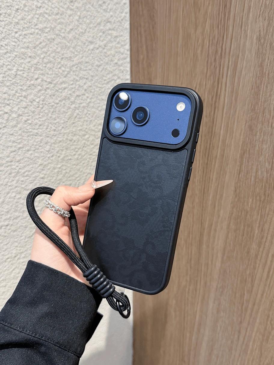 czarne etui na telefon iphone 16 pro