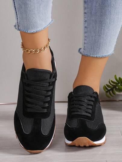 czarne buty sportowe 