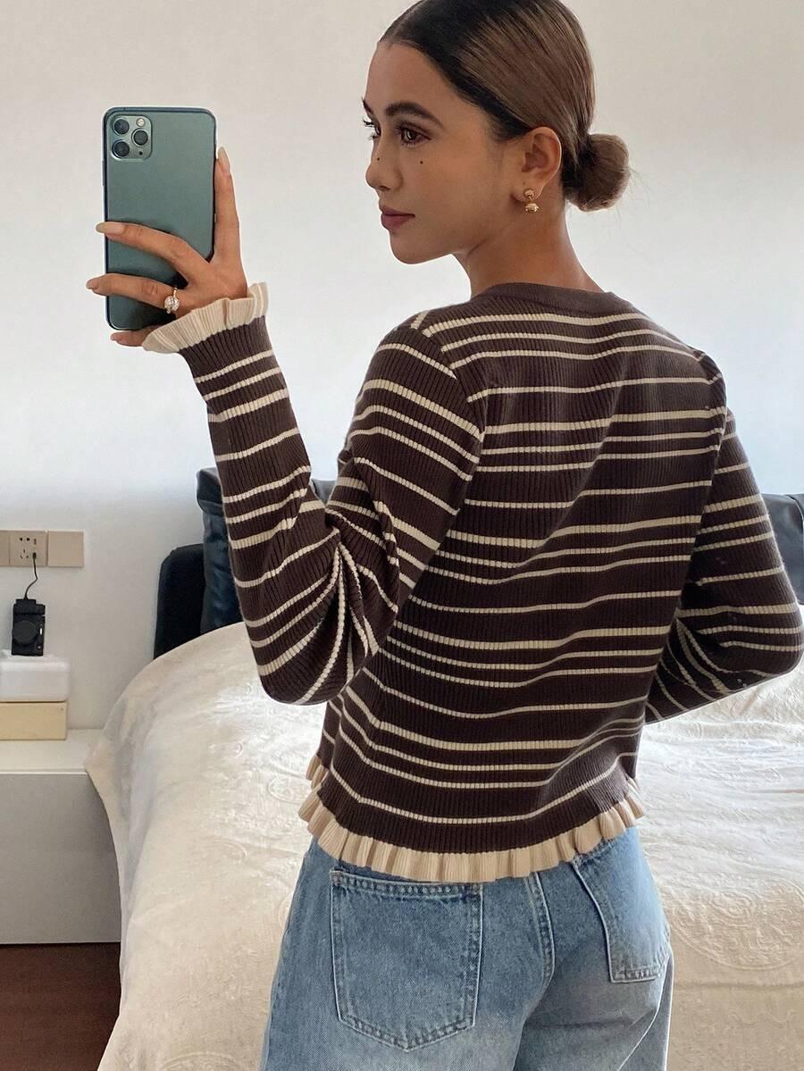 sweter w paski guziki