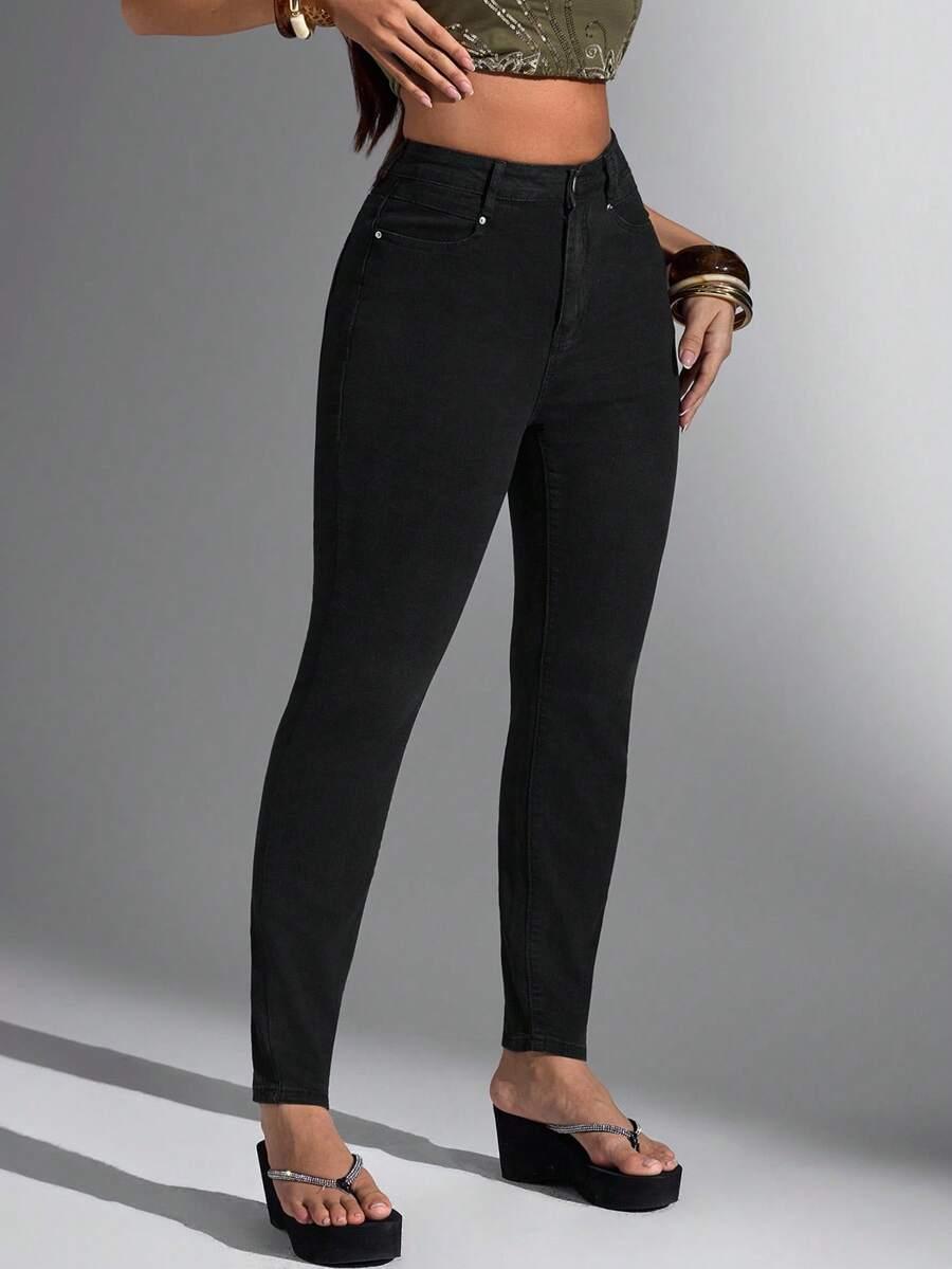 czarne spodnie jeans rurki