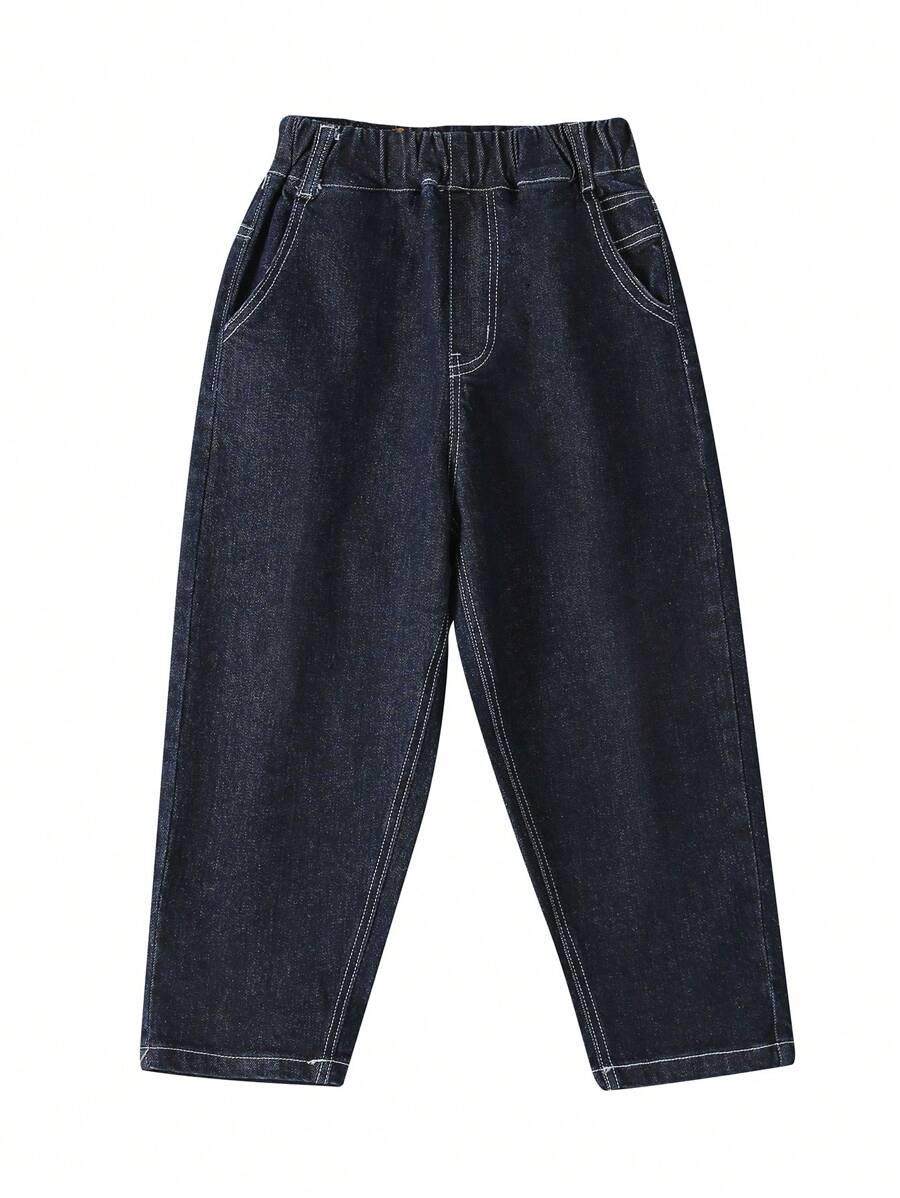granatowe spodnie jeans