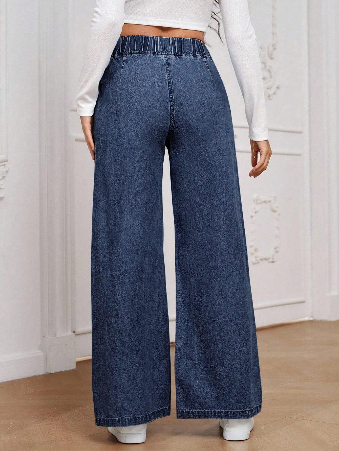 niebieskie spodnie jeans