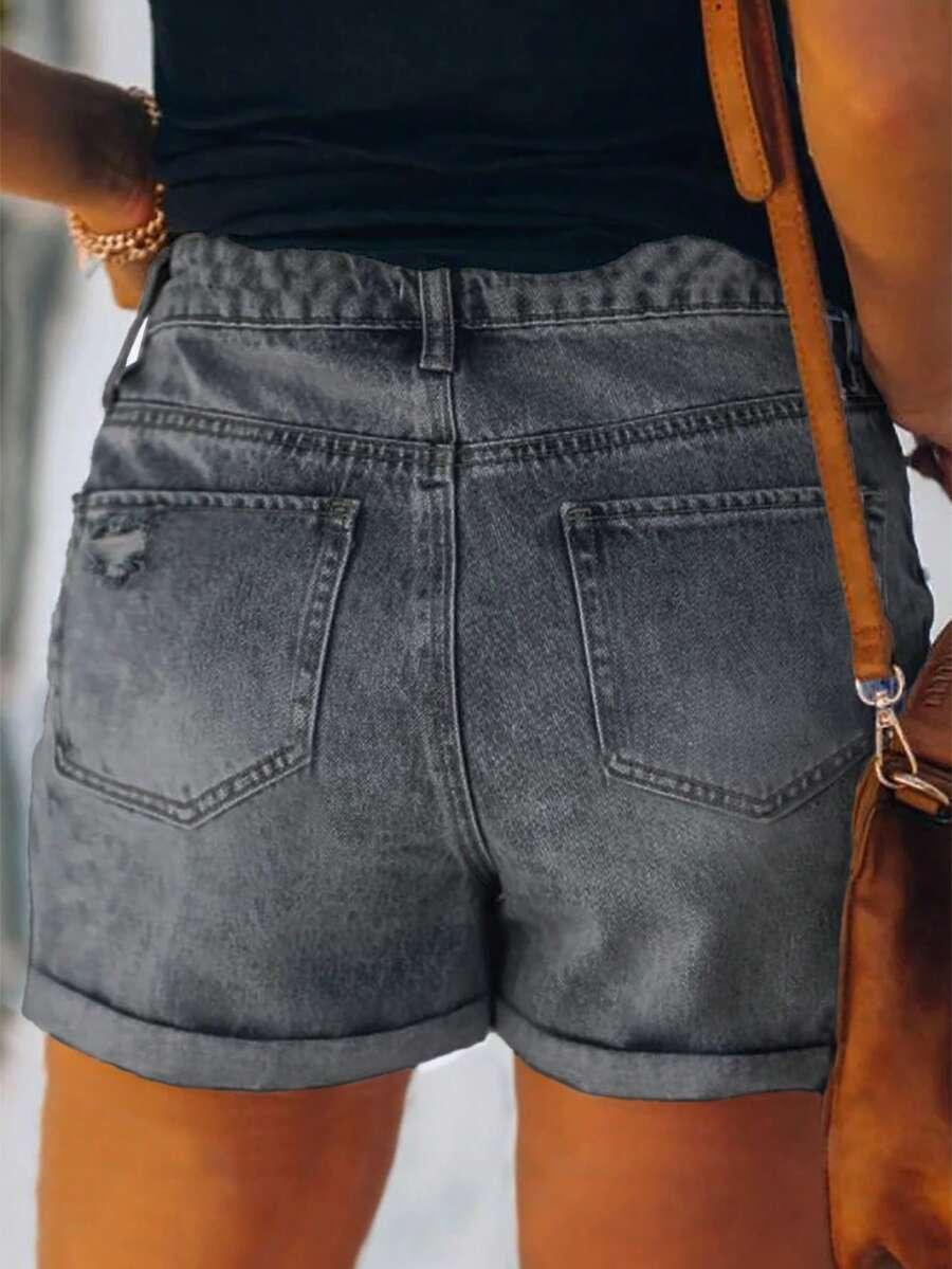 krótkie spodenki z przetarciami jeans