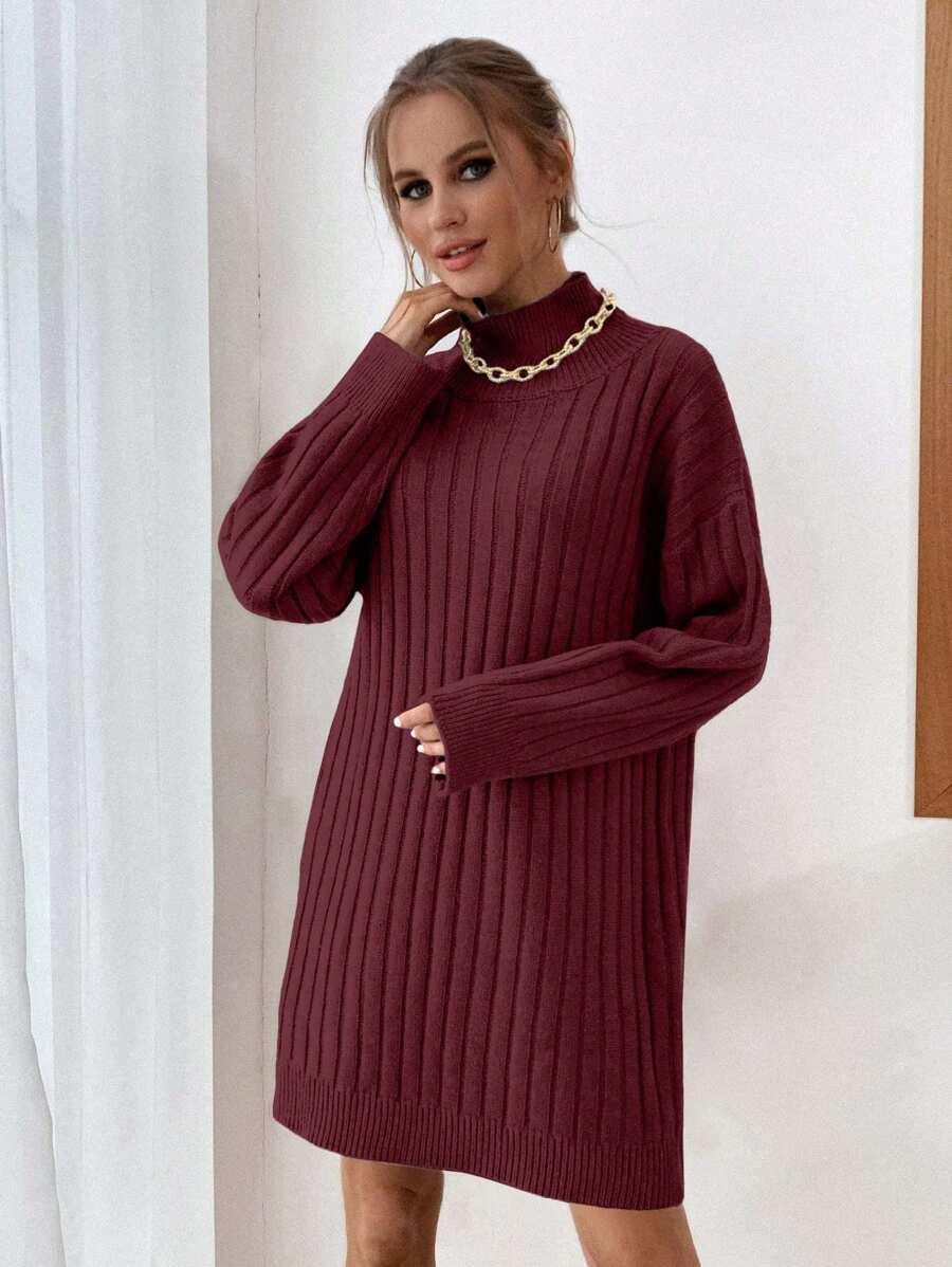 czerwona dzianinowa sukienka