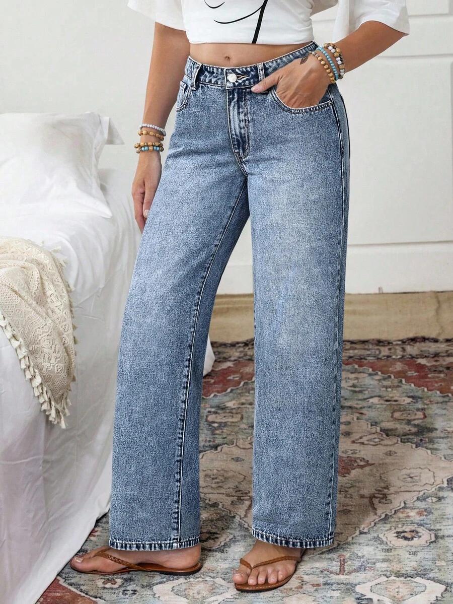 niebieskie spodnie jeans 