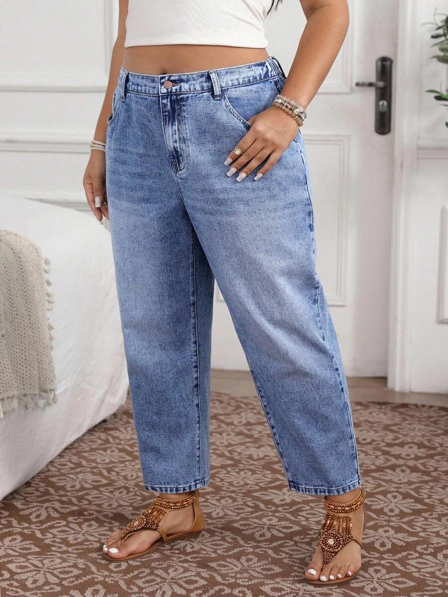 niebieskie jeansy kieszenie
