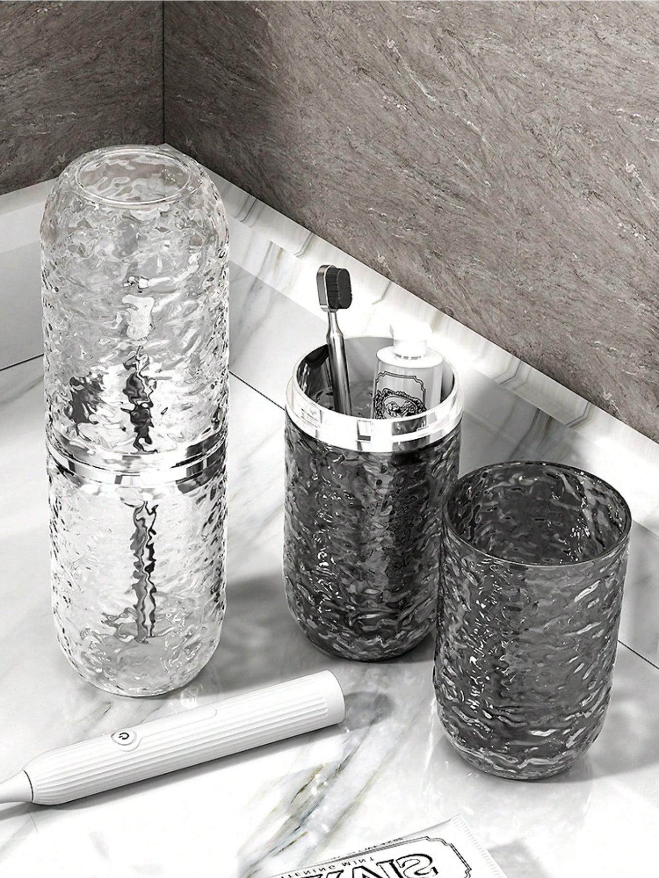 plastikowy kubek na szczoteczki