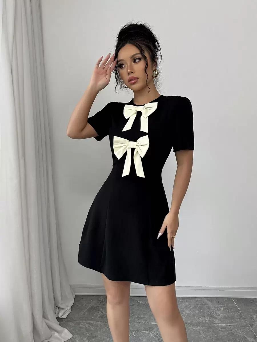 CZARNA SUKIENKA Z KOKARDKAMI 
