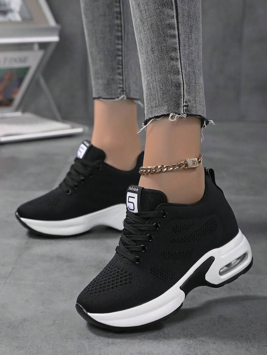 czarne buty sportowe