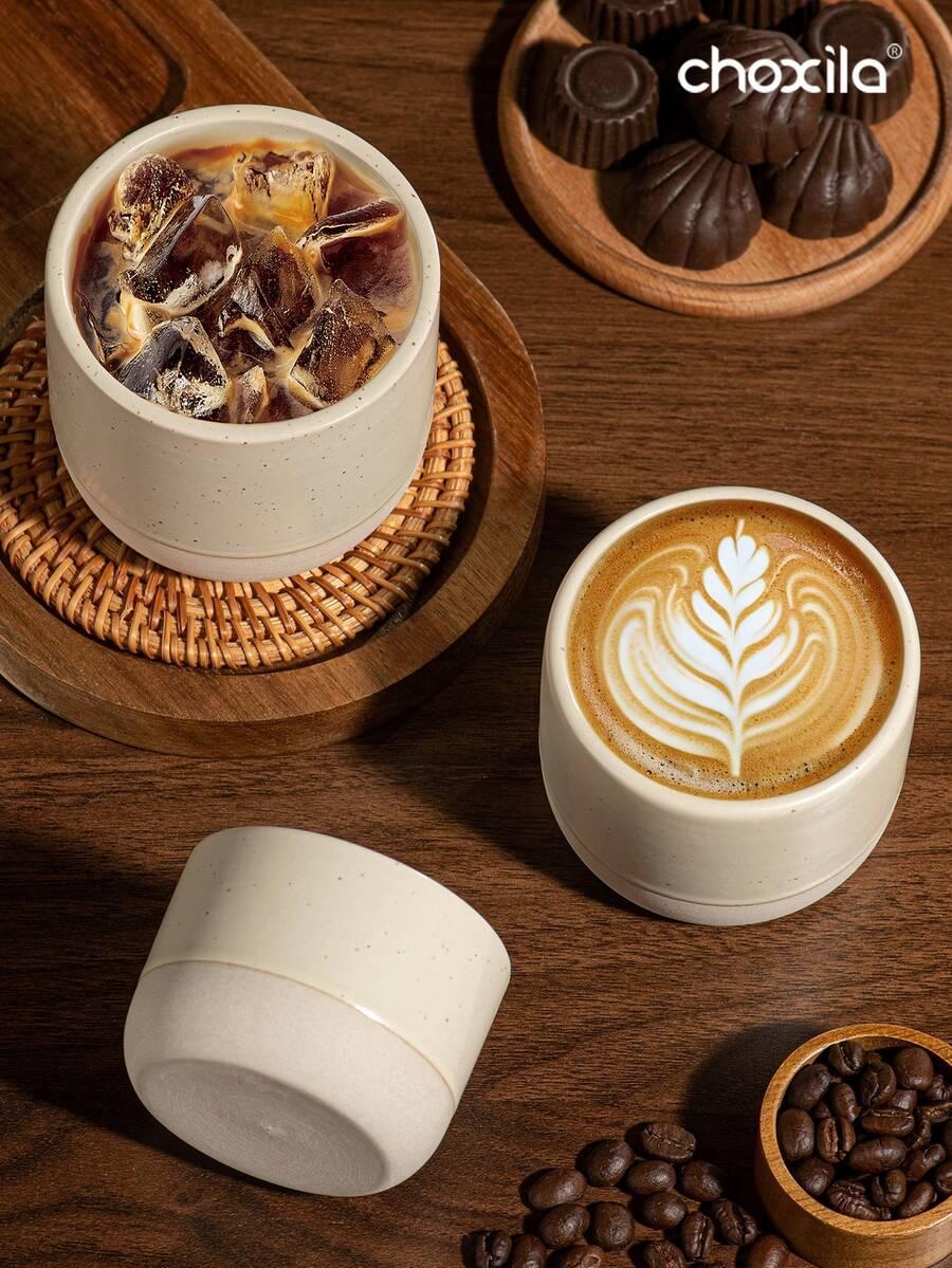 beżowa ceramiczna filżanka