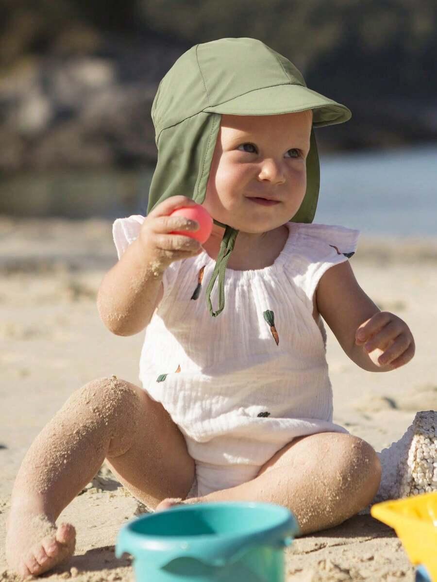 CZAPKA Z DASZKIEM