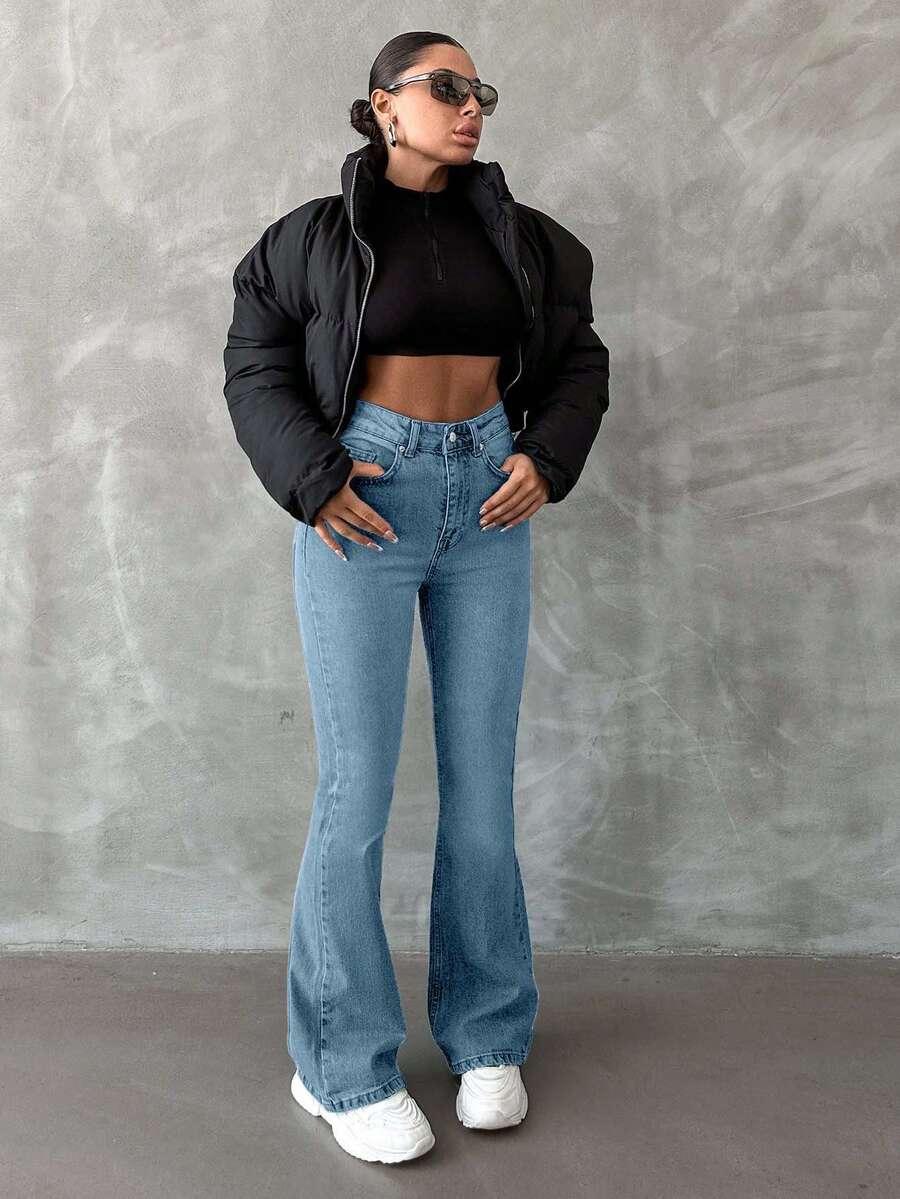 niebieskie spodnie jeans 