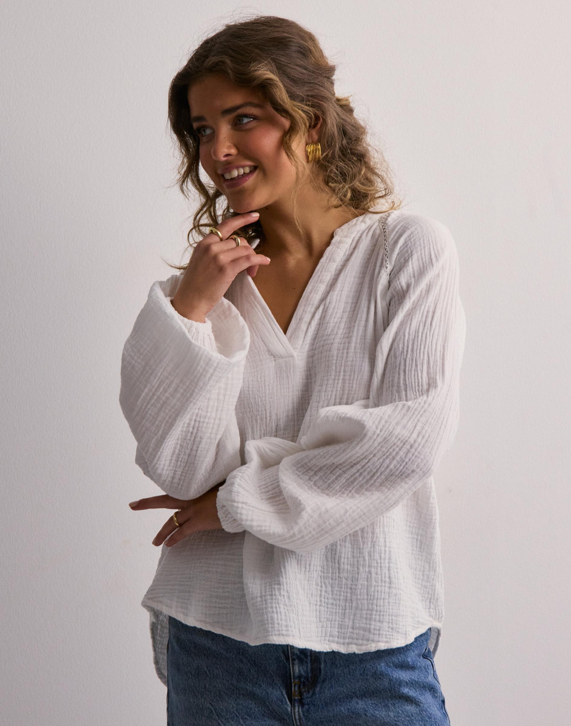 MUŚLINOWA LUŹNA BIAŁA BLUZKA V-NECK