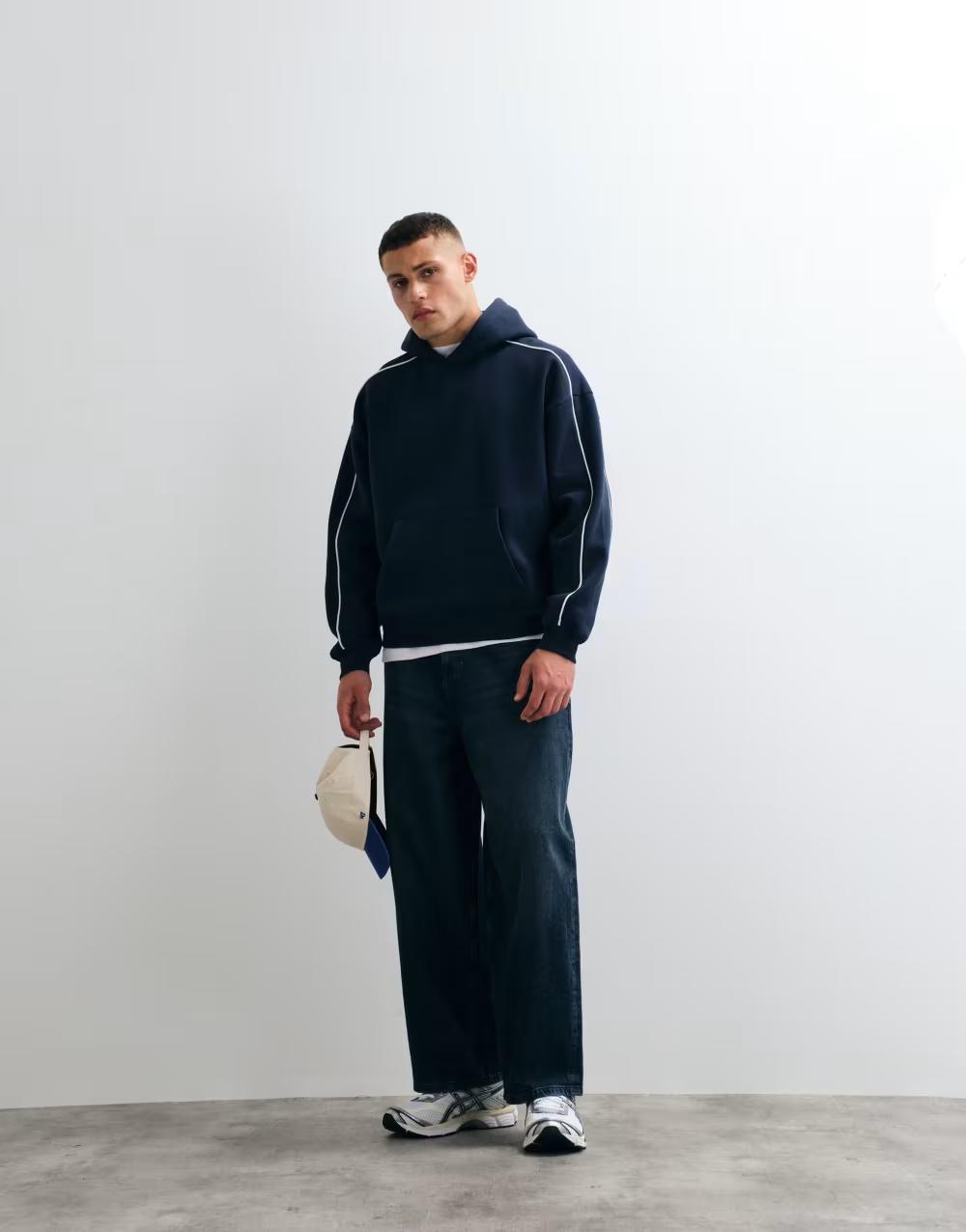 granatowa bluza oversized print