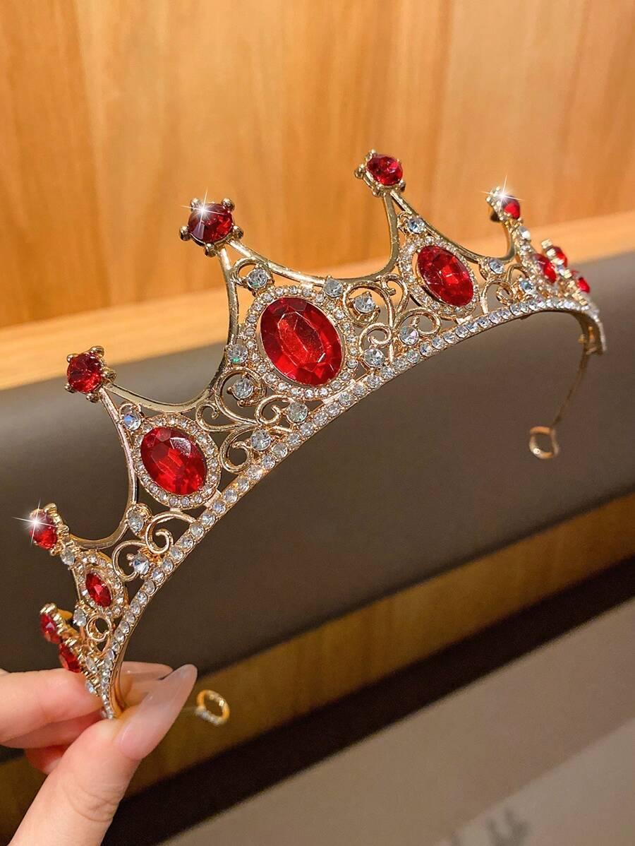 złota korona zdobienia