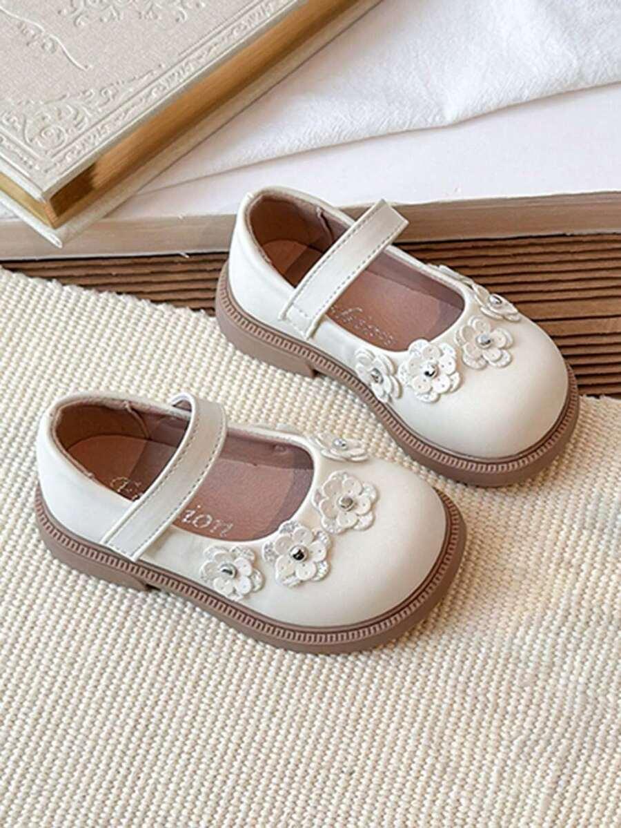 BUTY DZIECIĘCE ZDOBIENIE 