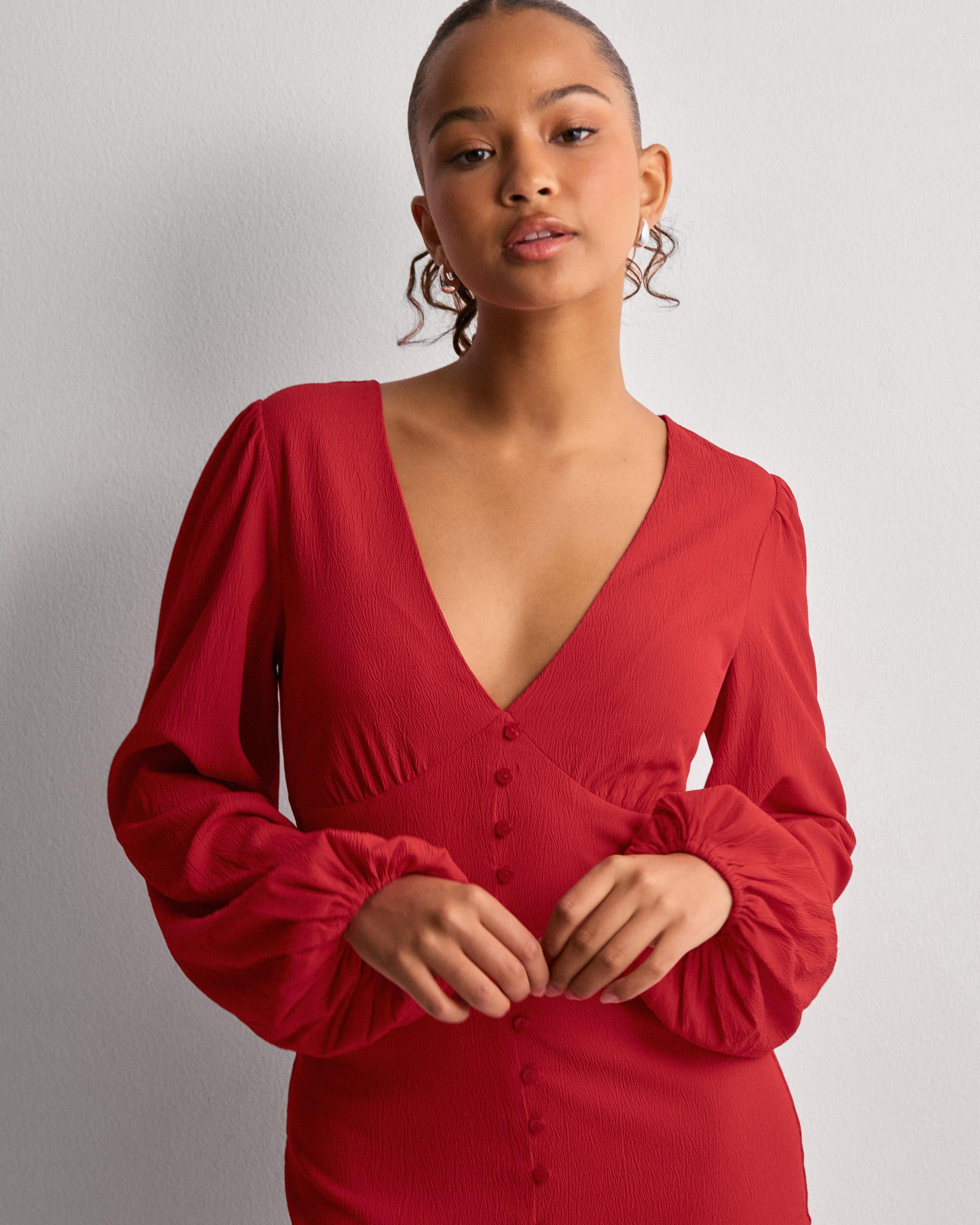 czerwona sukienka rozporek v neck
