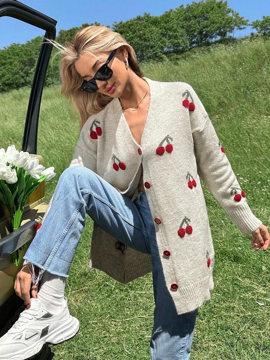 BEŻOWY DZIANINOWY SWETER WZÓR WIŚNIE 