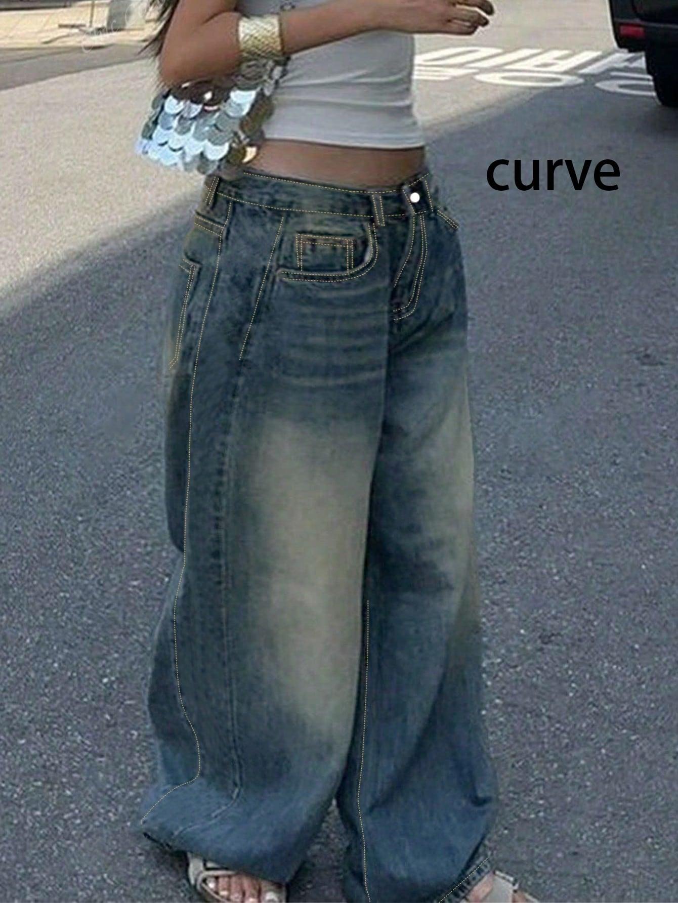niebieskie spodnie jeans