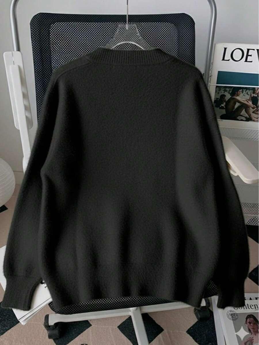 CZARNY SWETER GUZIKI
