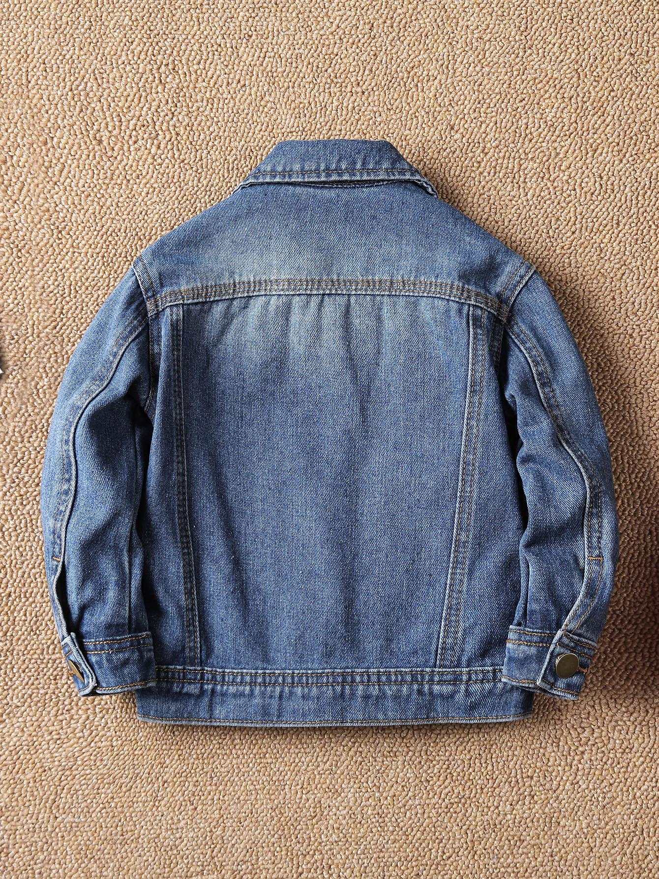 niebieska kurtka jeans