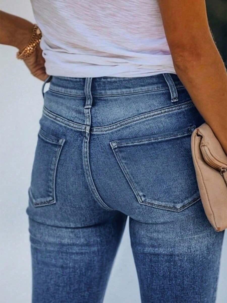 niebieskie jeansy kieszenie 