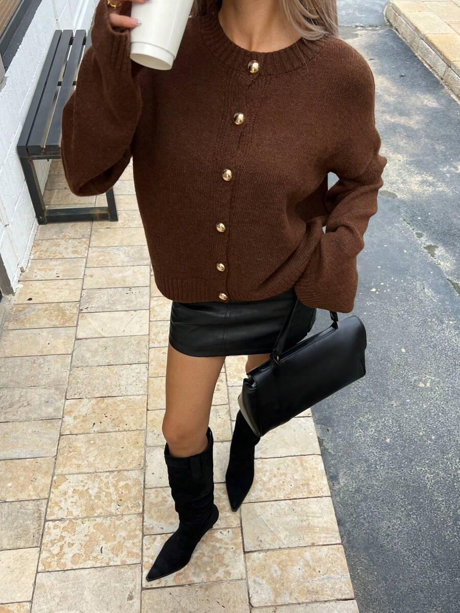 BRĄZOWY SWETER GUZIKI