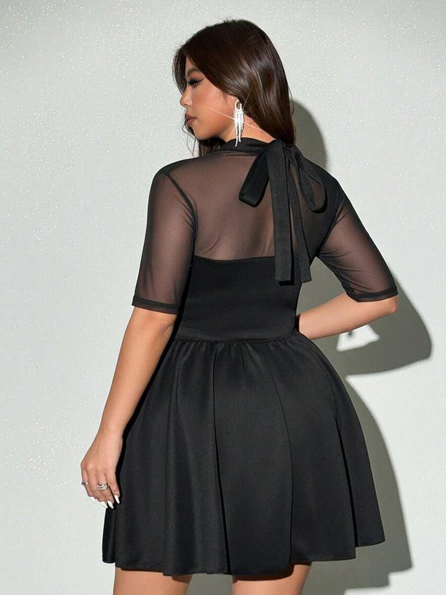 CZARNA MINI SUKIENKA