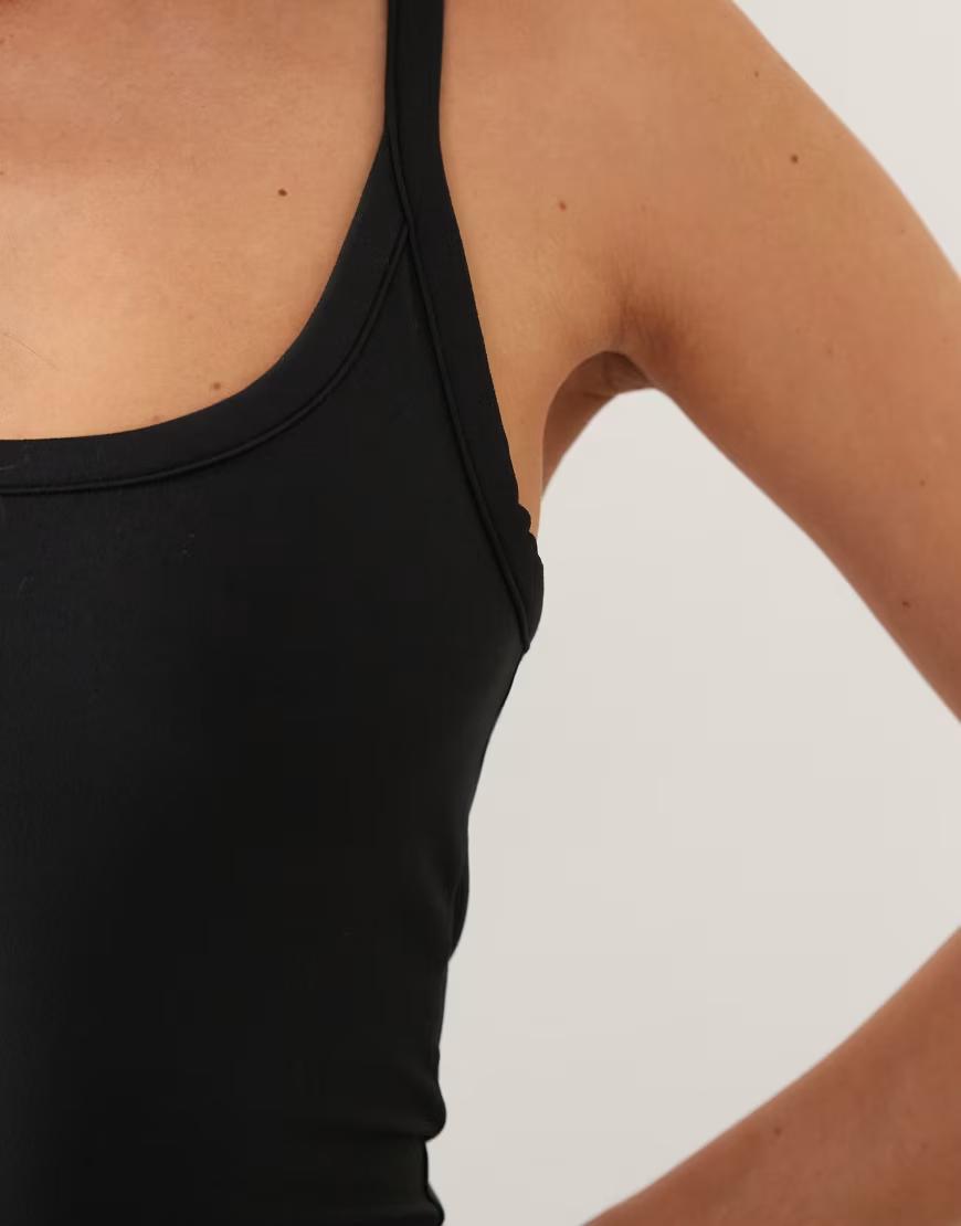 czarny sportowy top