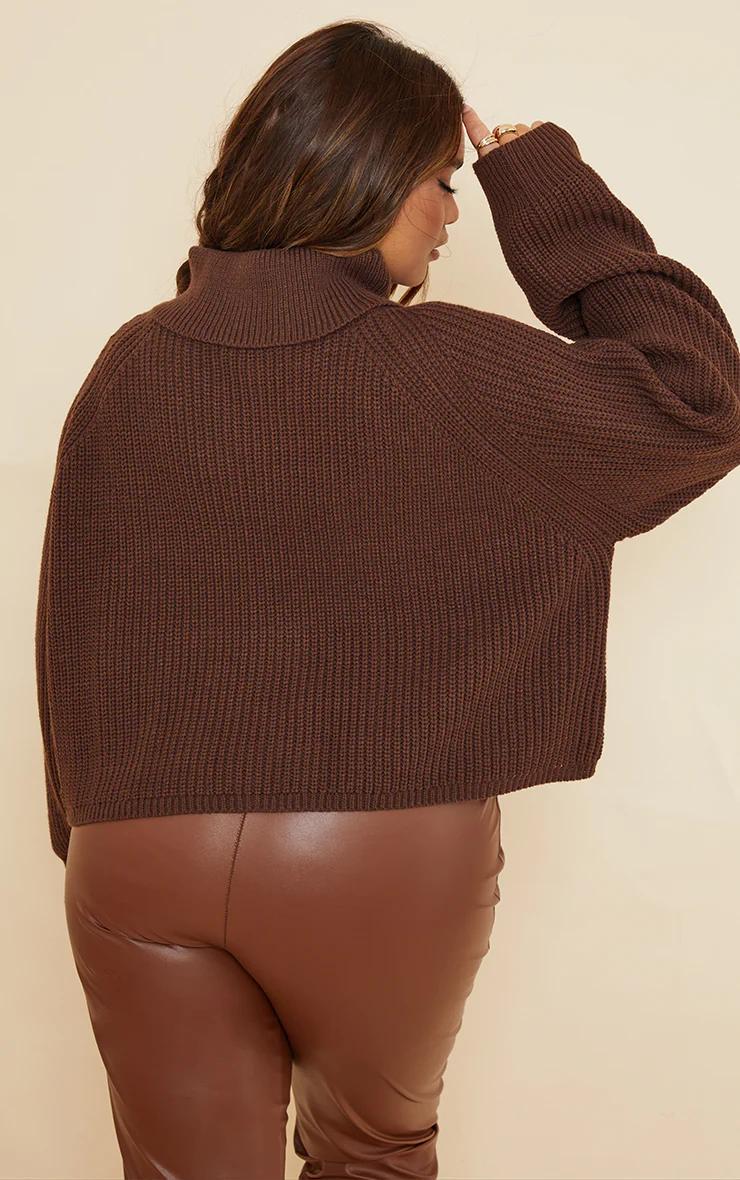 brązowy sweter oversize z golfem 