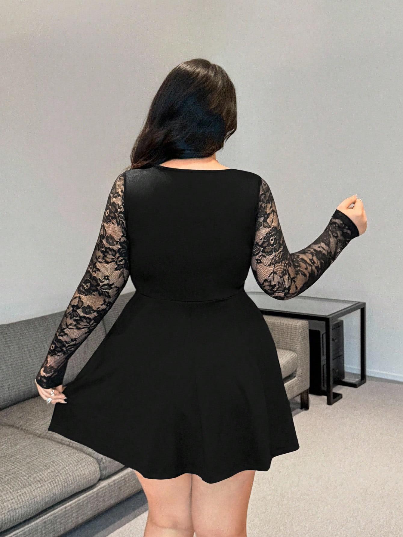 CZARNA MINI SUKIENKA