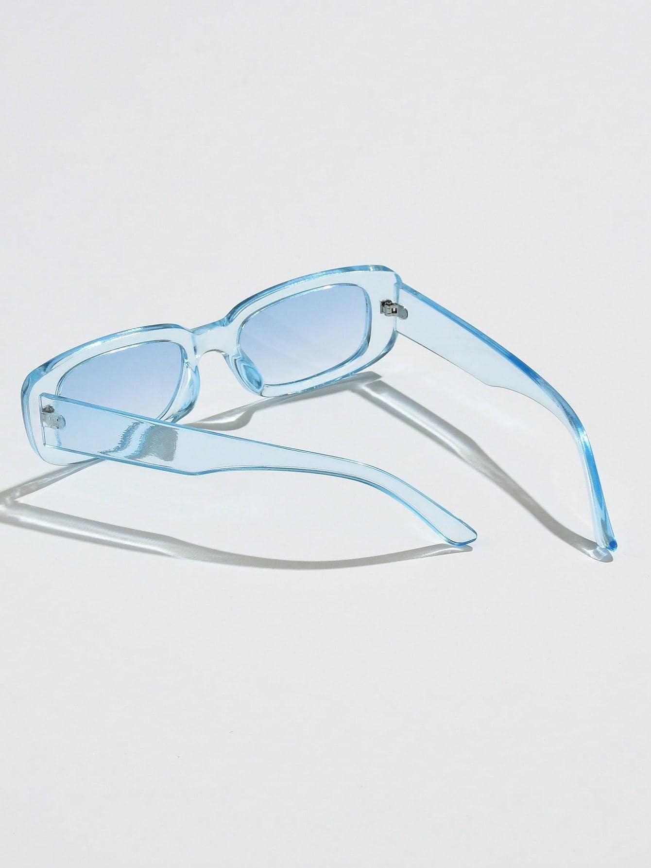 niebieskie okulary przeciwsłoneczne