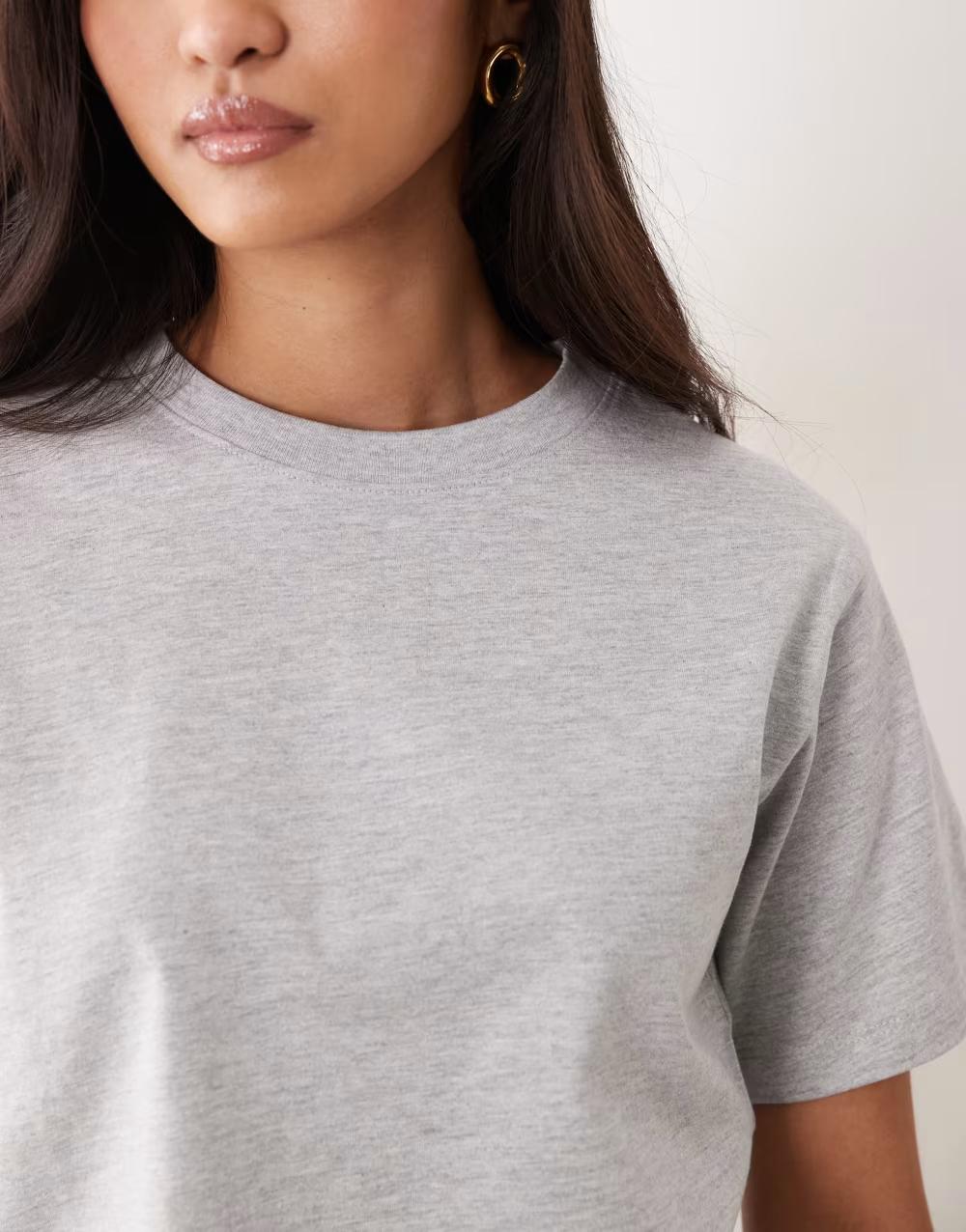 szary t-shirt okrągły dekolt basic