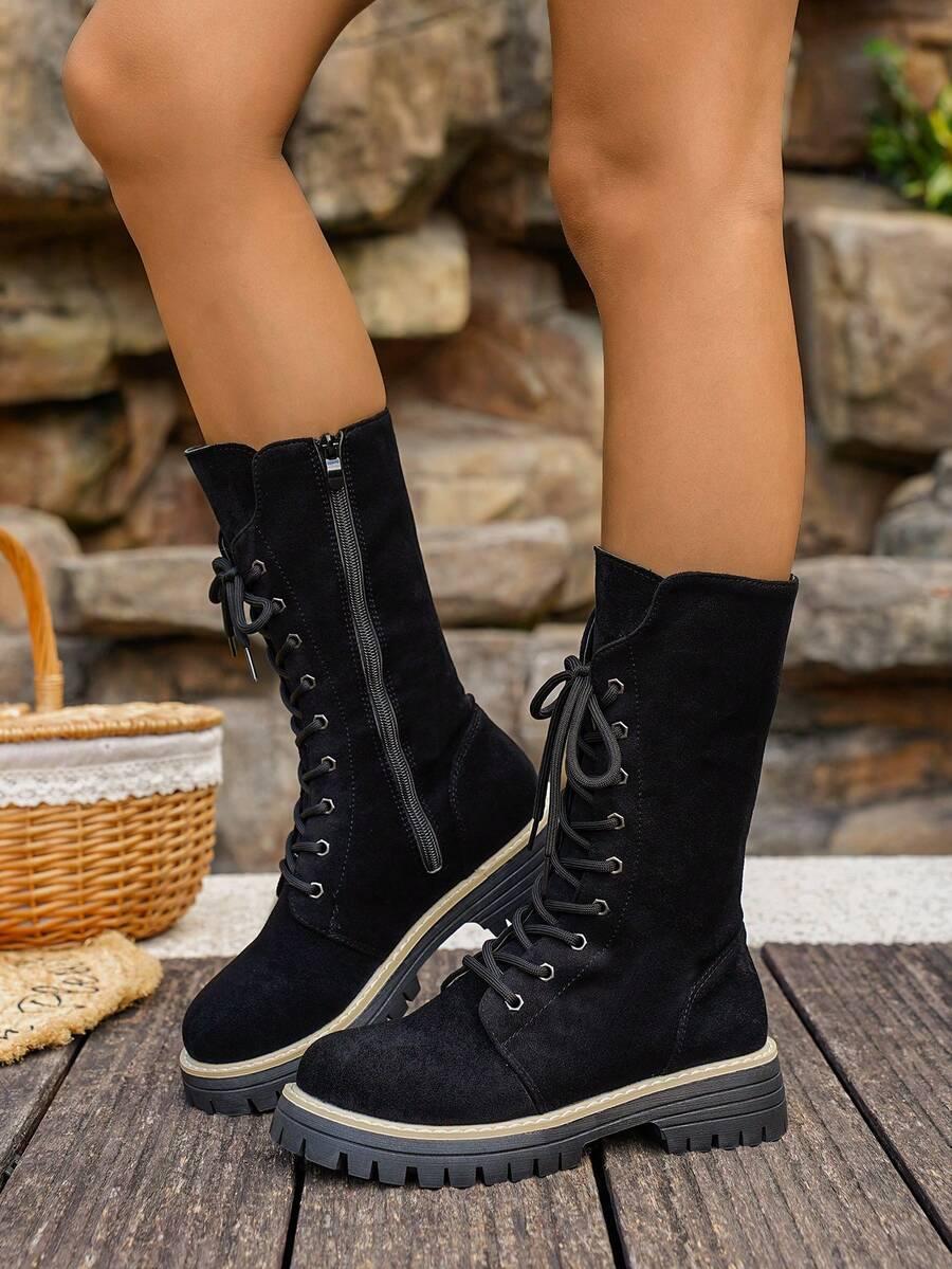 czarne sznurowane glany