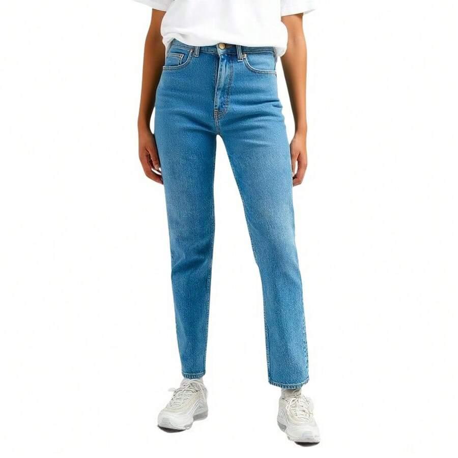 niebieskie spodnie jeans