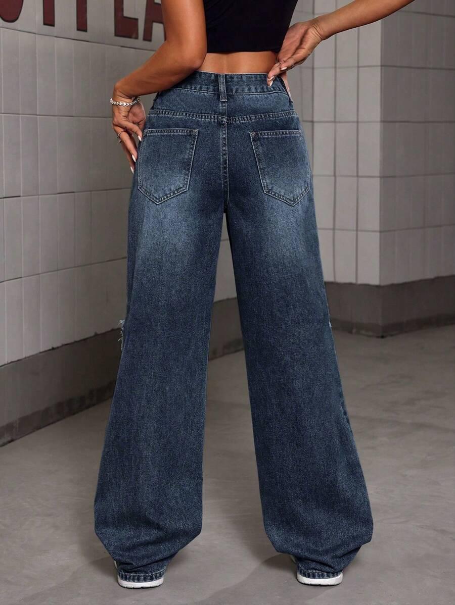 niebieskie spodnie jeans