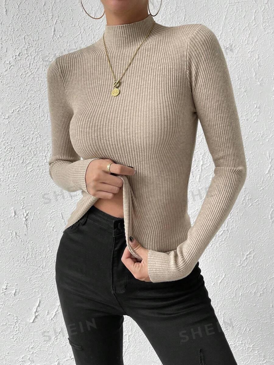 BEŻOWY SWETER GOLF