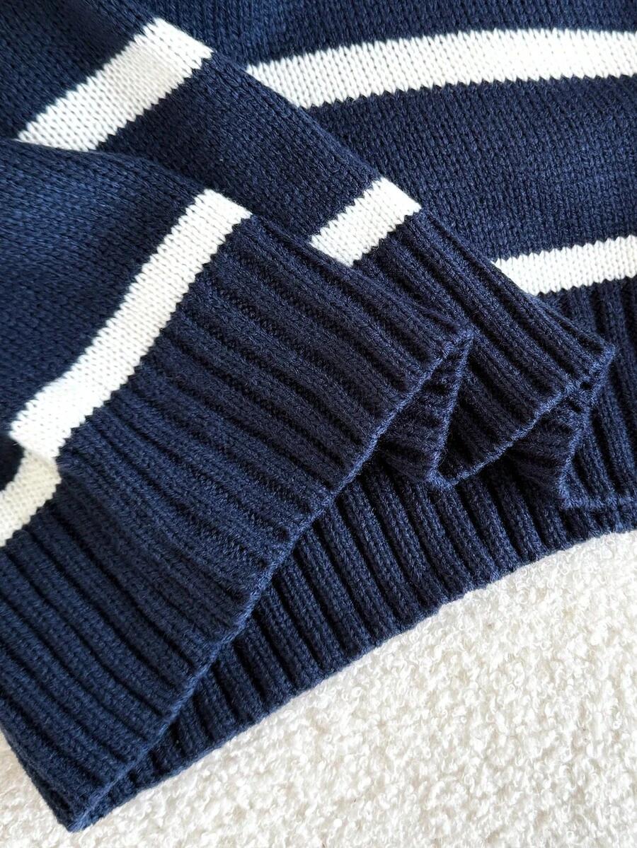 dzianinowy sweter wzór paski 