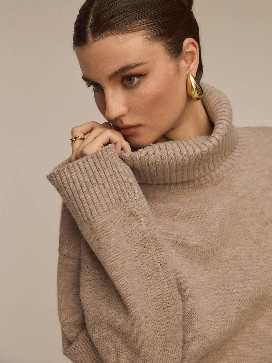 SWETER DAMSKI Z GOLFEM BEŻOWY