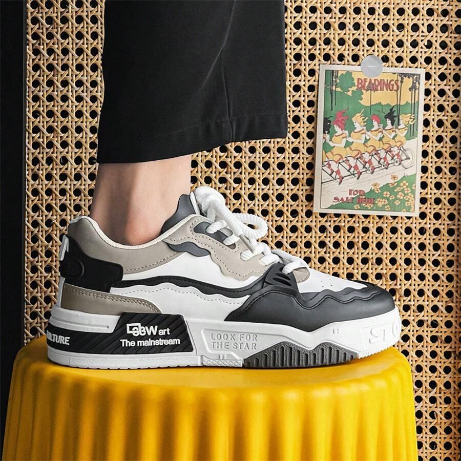 sznurowane buty sportowe