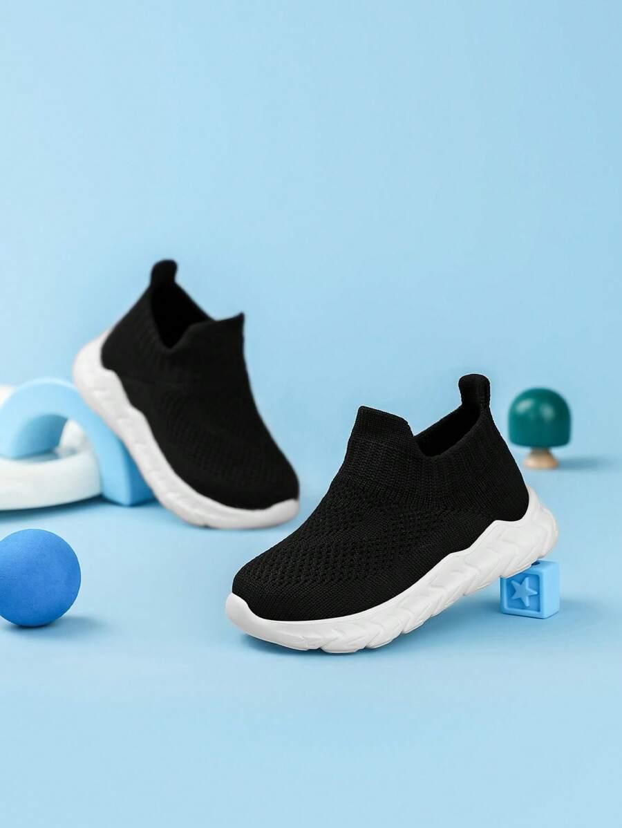 czarne buty sportowe