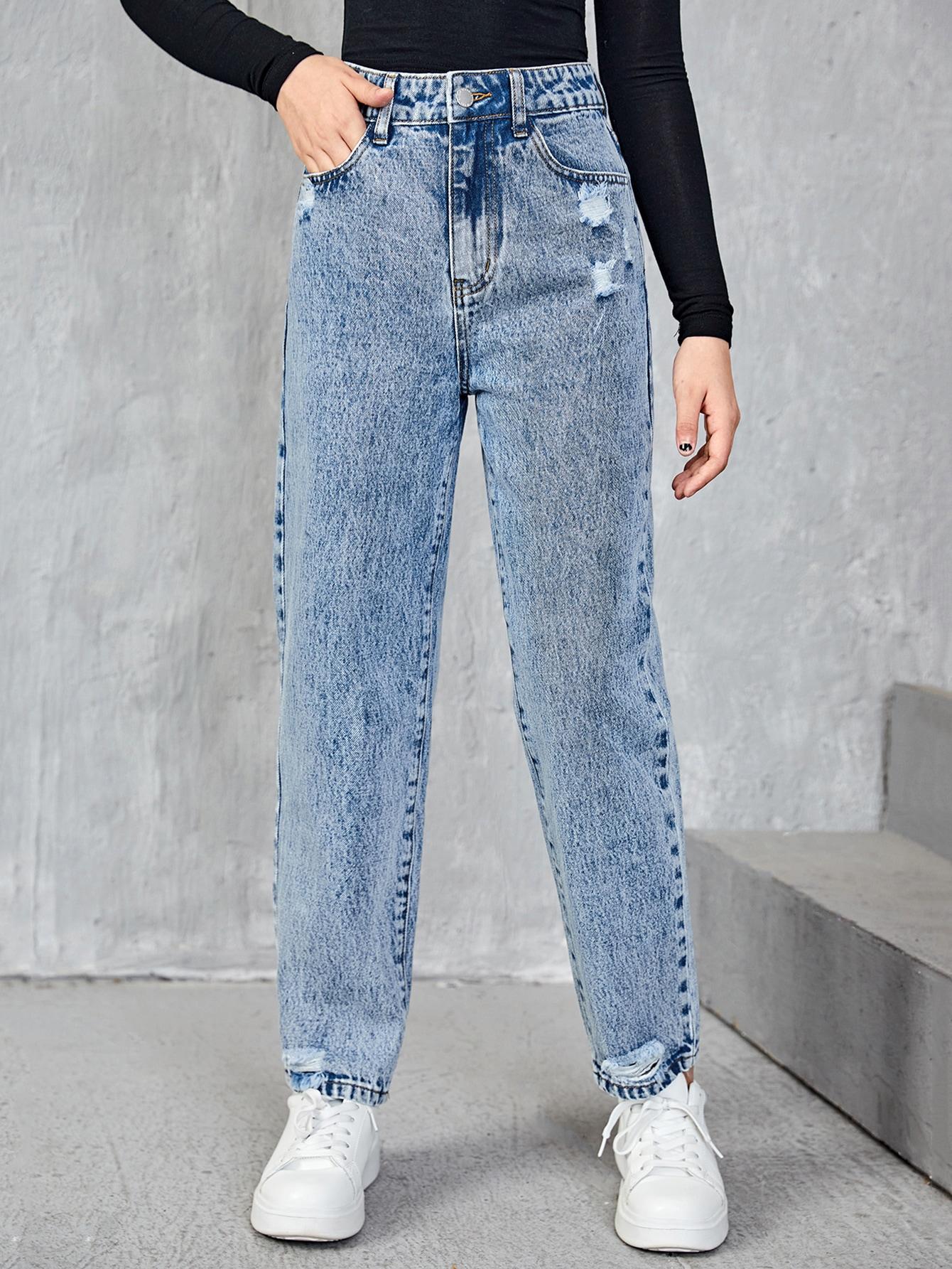 niebieskie spodnie jeans 
