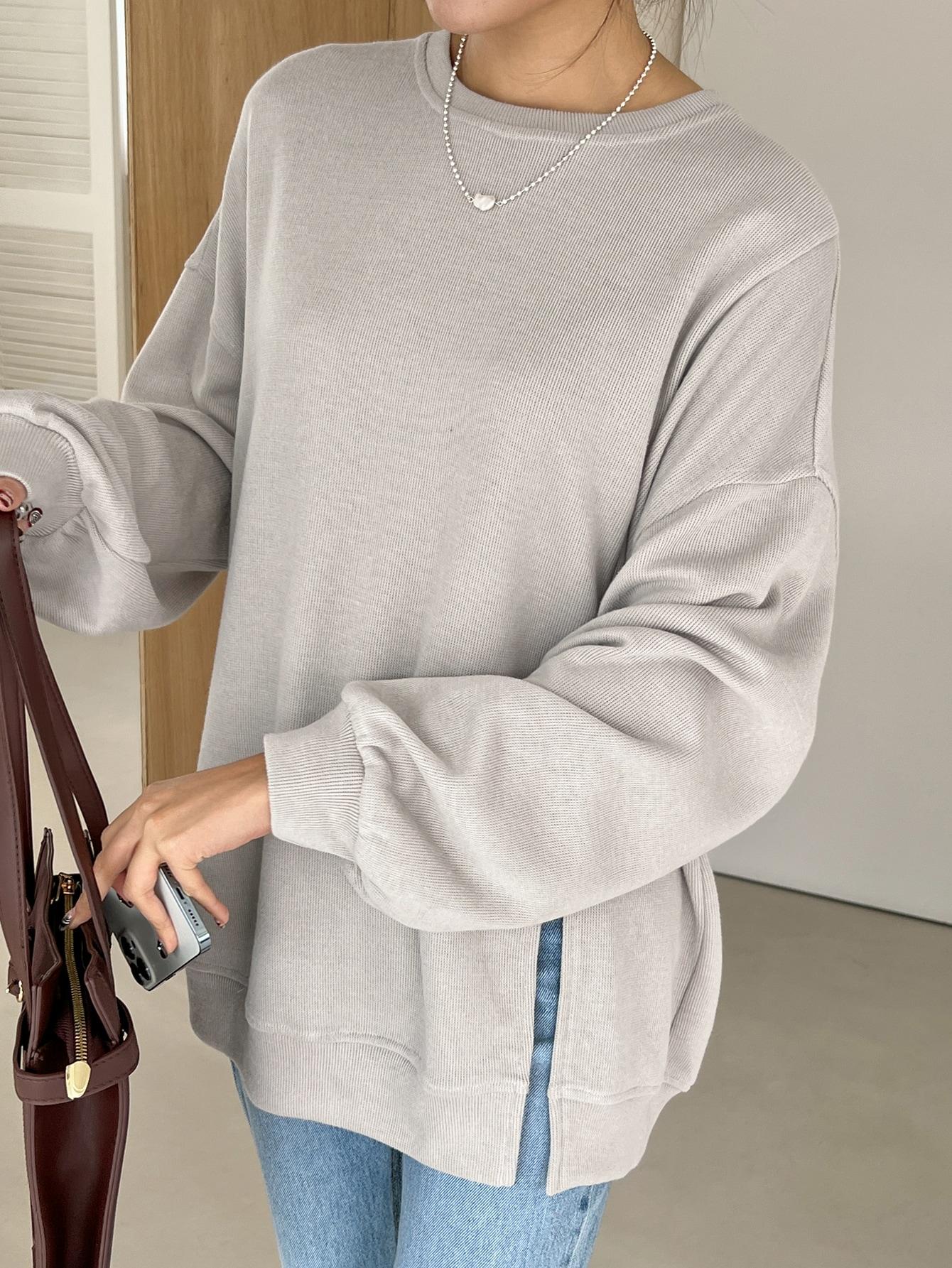 SWETER z rozcięciem