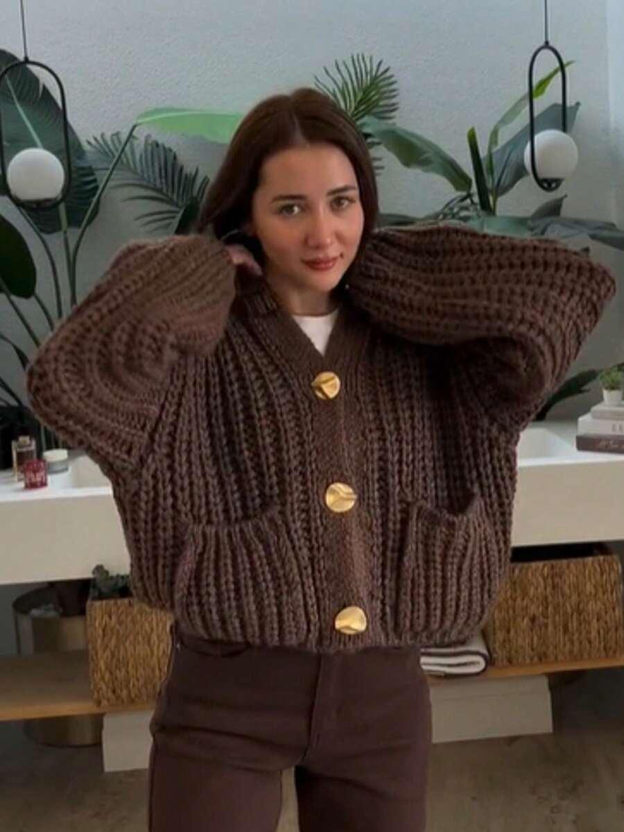 BRĄZOWY SWETER GUZIKI