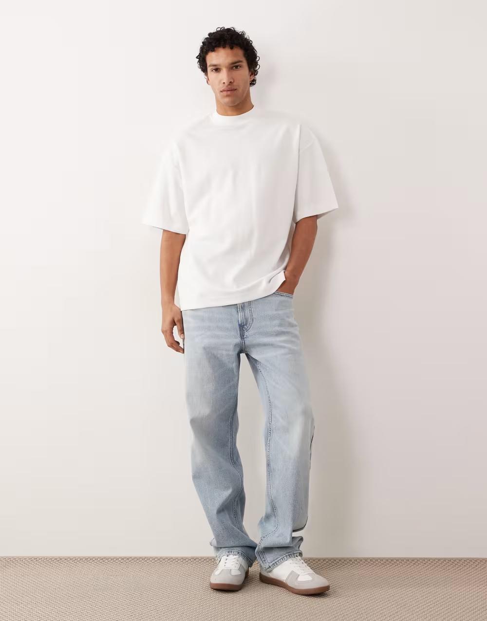 biały t-shirt okrągły dekolt casual