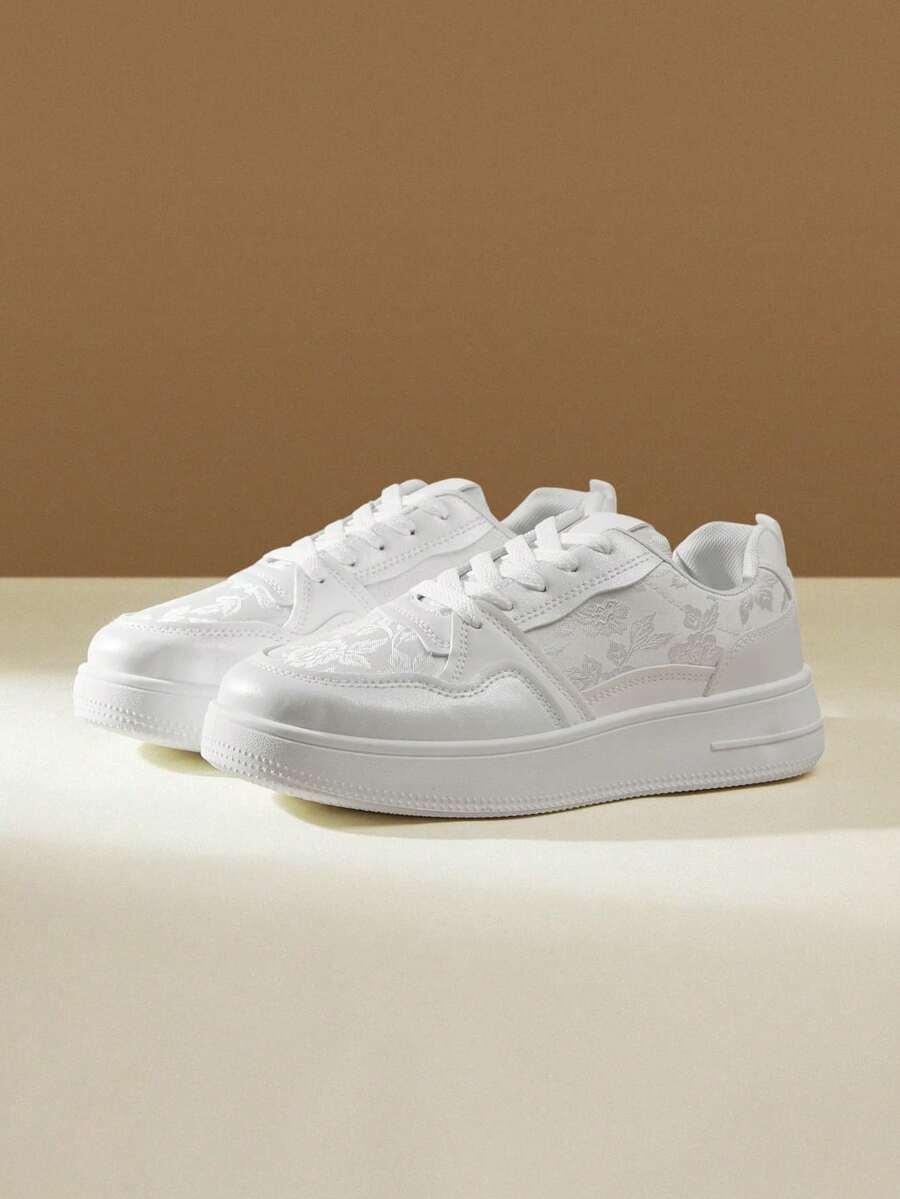 BIAŁE BUTY SPORTOWE