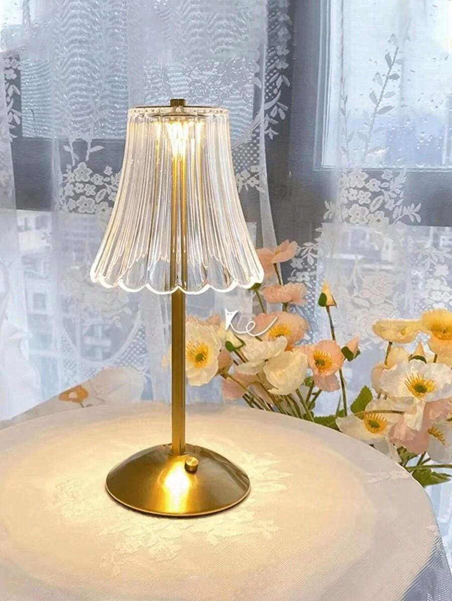złota lampka nocna