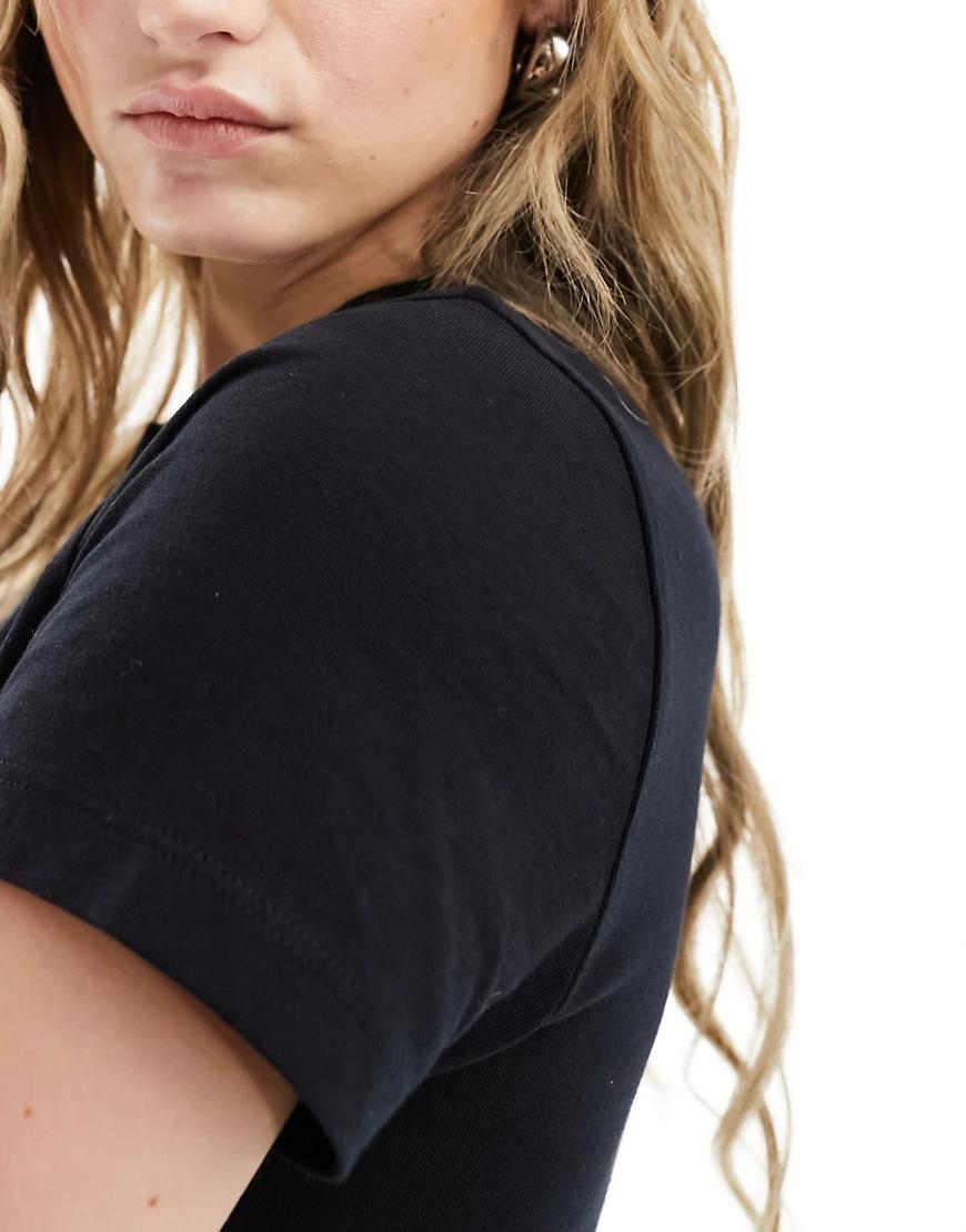 CZARNY KRÓTKI T-SHIRT