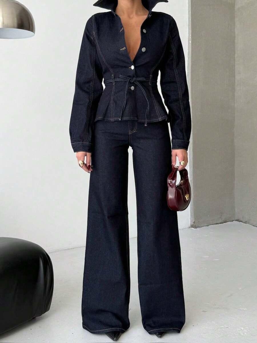 granatowe spodnie jeans